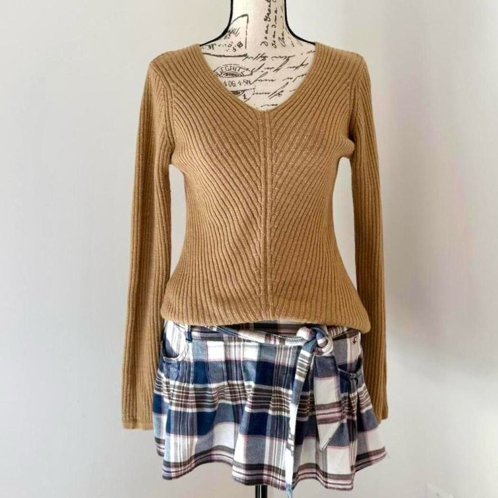 y2k tan vneck long sleeve sweater